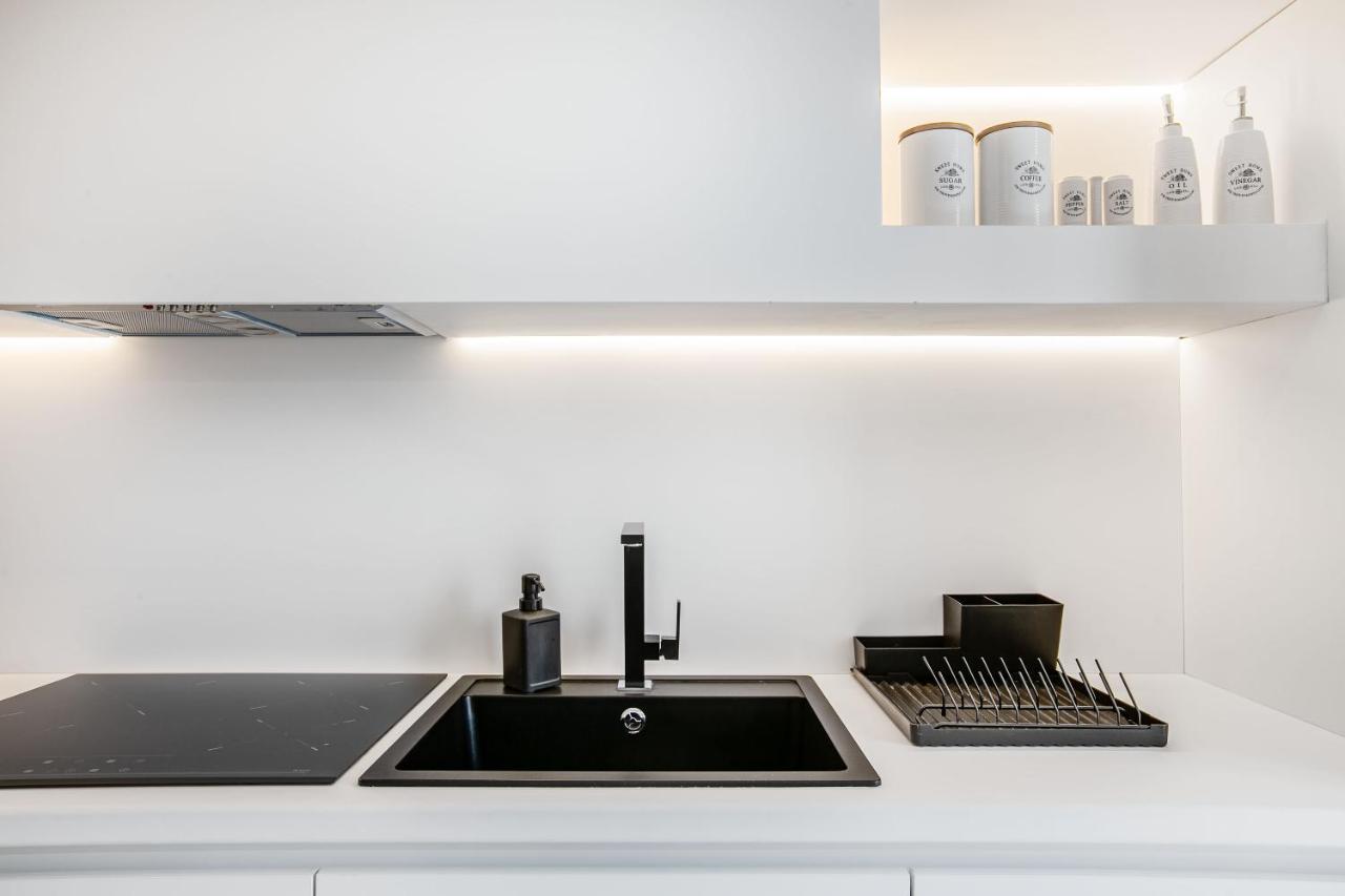Ns Place Modern Apartment Acropolis View เอเธนส์ ภายนอก รูปภาพ