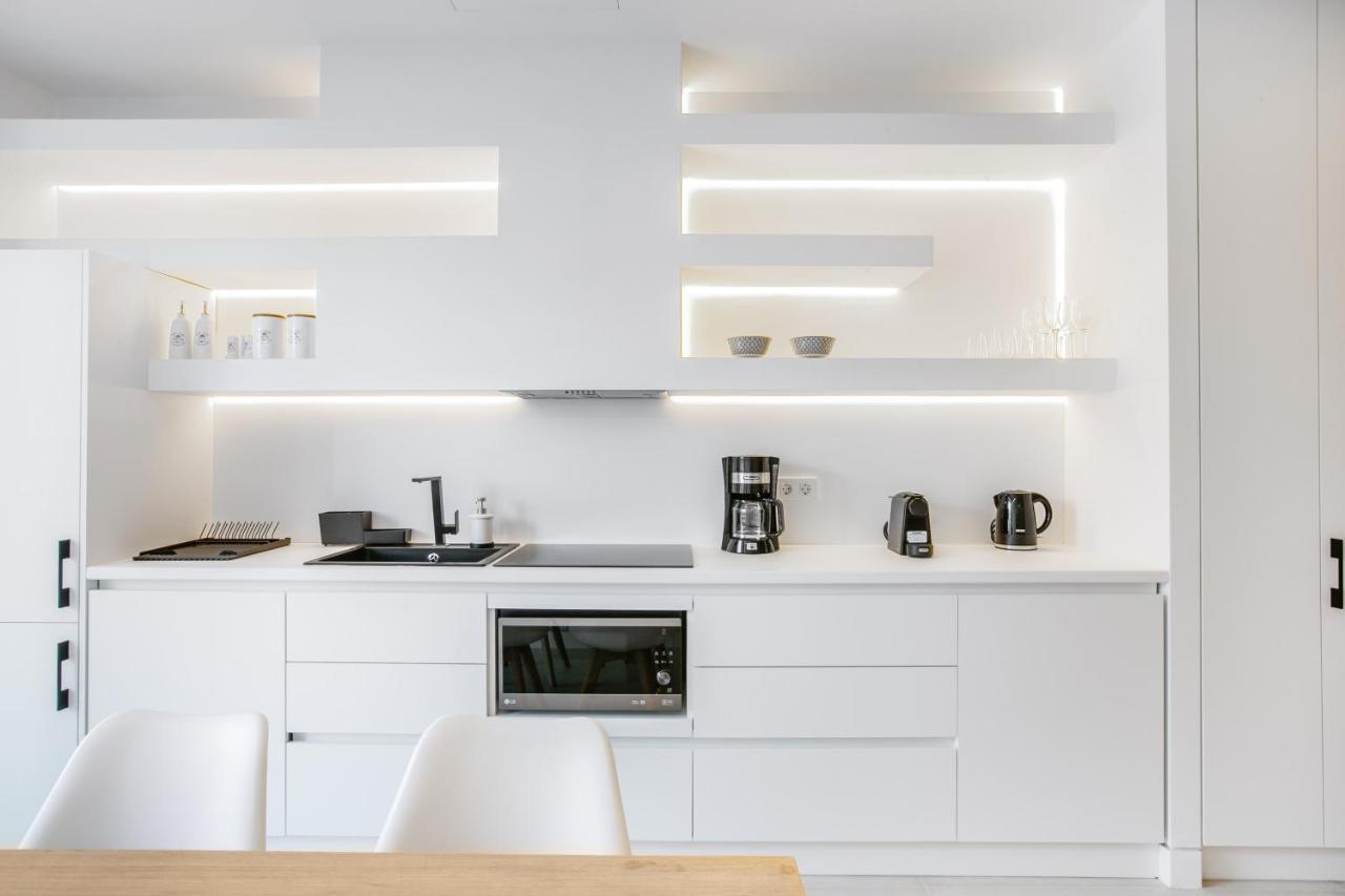 Ns Place Modern Apartment Acropolis View เอเธนส์ ภายนอก รูปภาพ